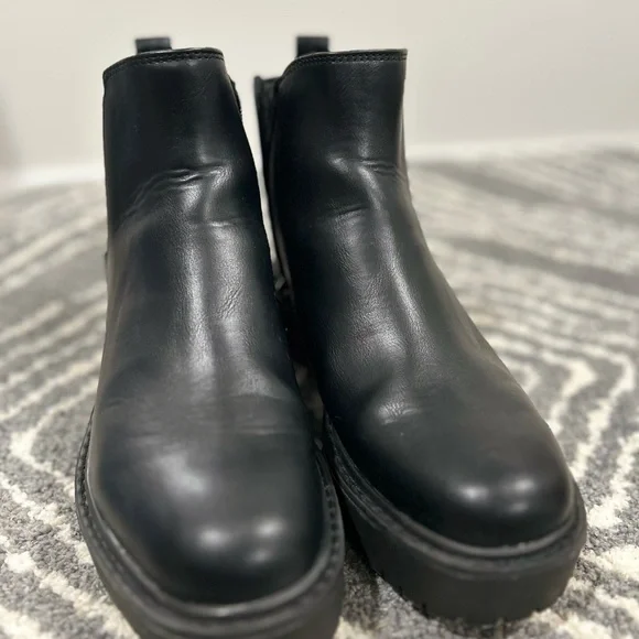 Time and tru ankle Chelsea boots size 6 - Picture 2 of 10